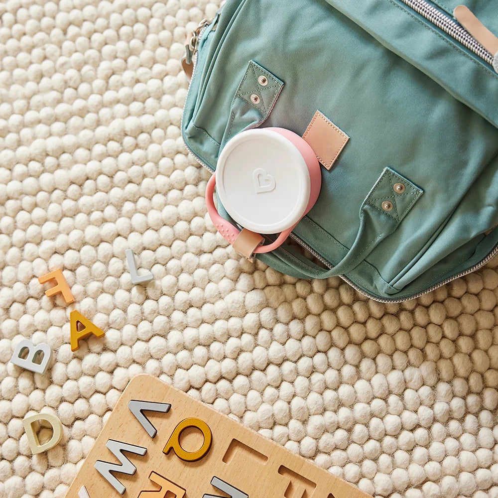 Snack catcher with lid