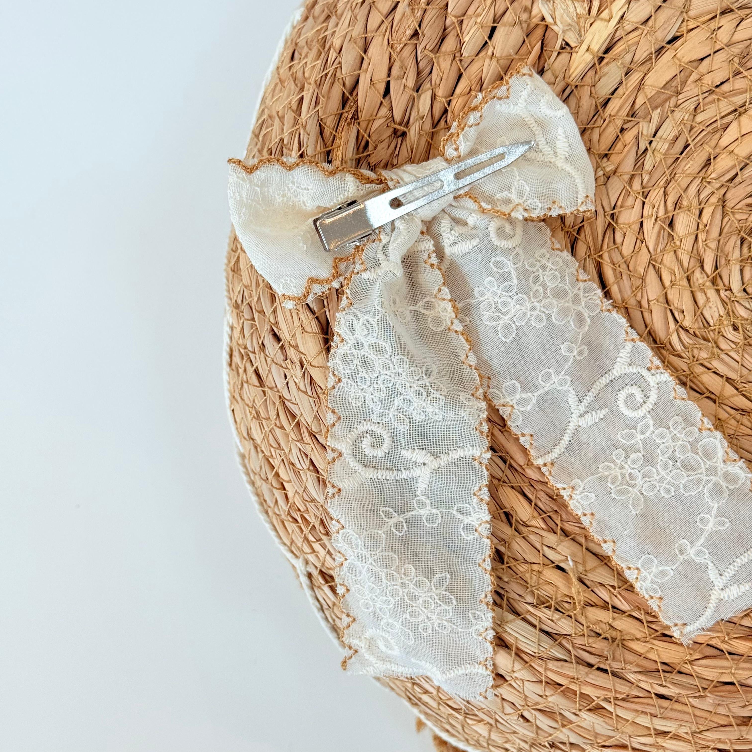 Lace bow