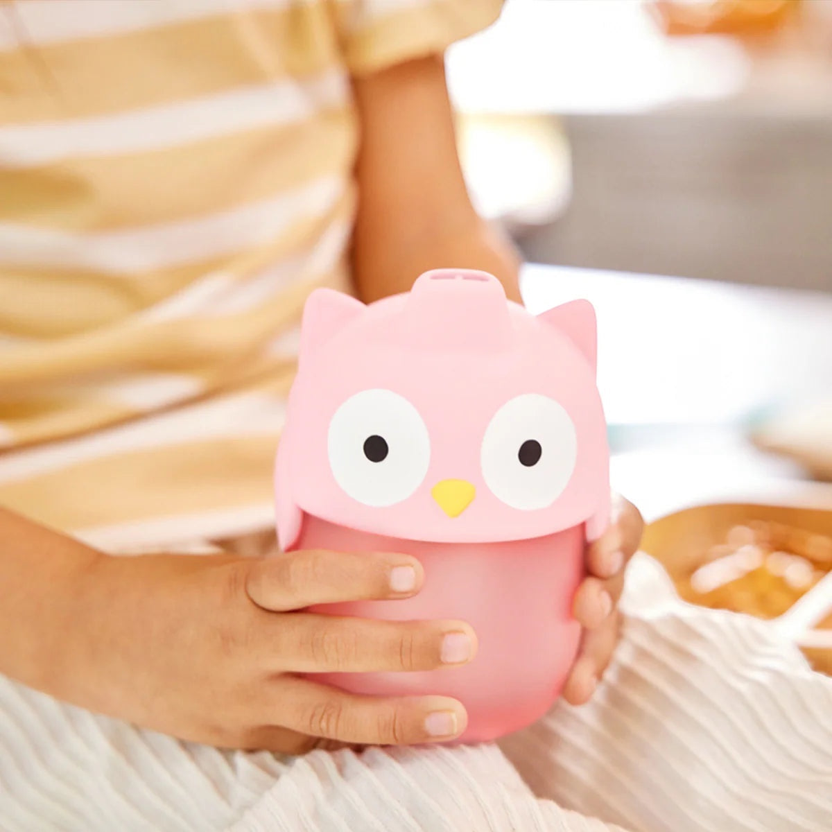 Whoo™ soft-touch spill-proof sippy cup