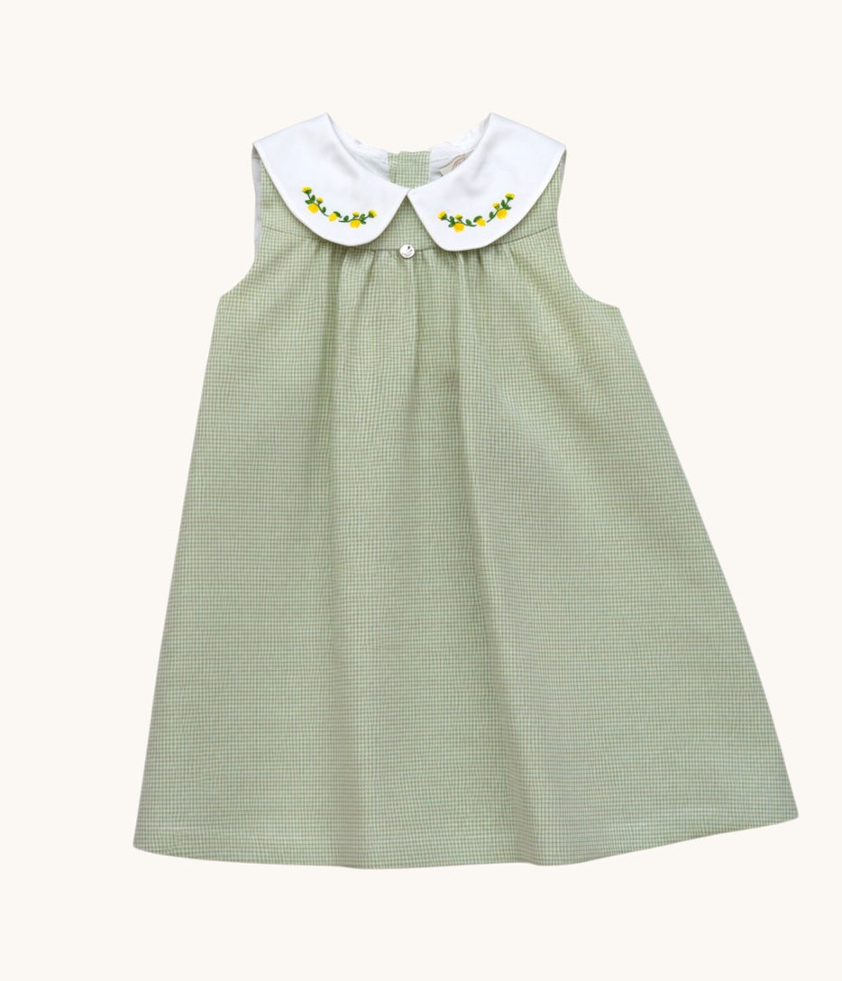 Vestido Corail Luxe de Magic Place Kids en verde a cuadros con cuello blanco bordado y flores amarillas