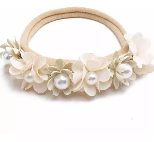 Diadema con perlas para bebé